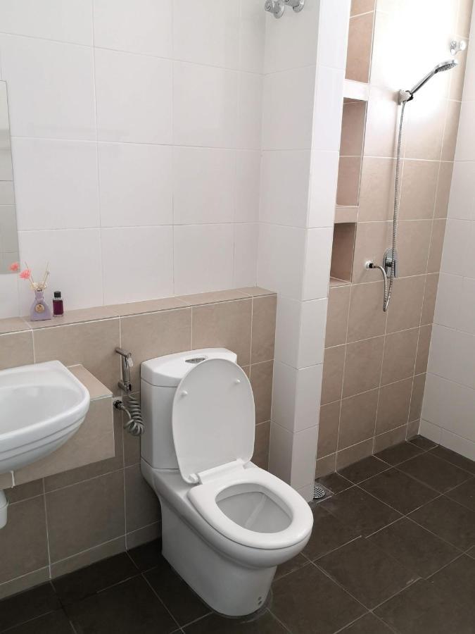 Sparkling Clean Homestay @ Kota Kemuning - Rimbayu Teluk Panglima Garang Exterior photo